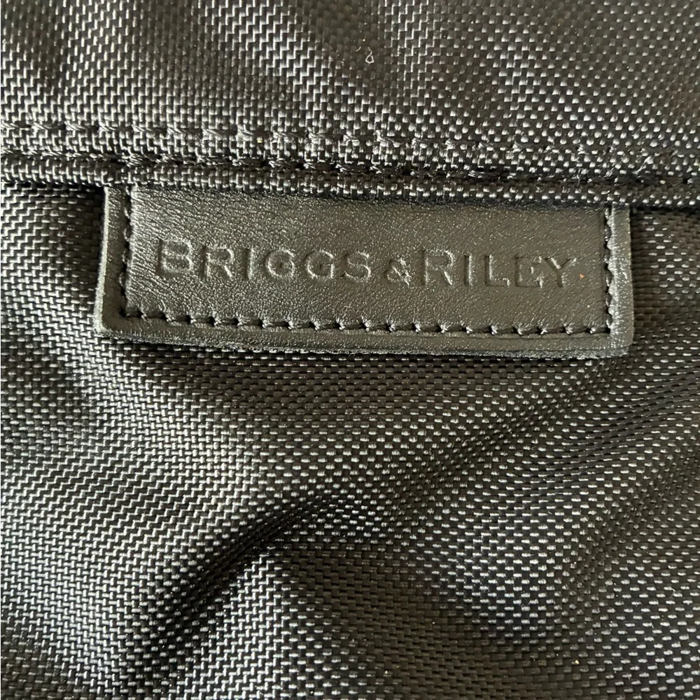 Briggs & Riley 15.4 Slim Brief Sleeve Black Nylon Leather Handles full zip